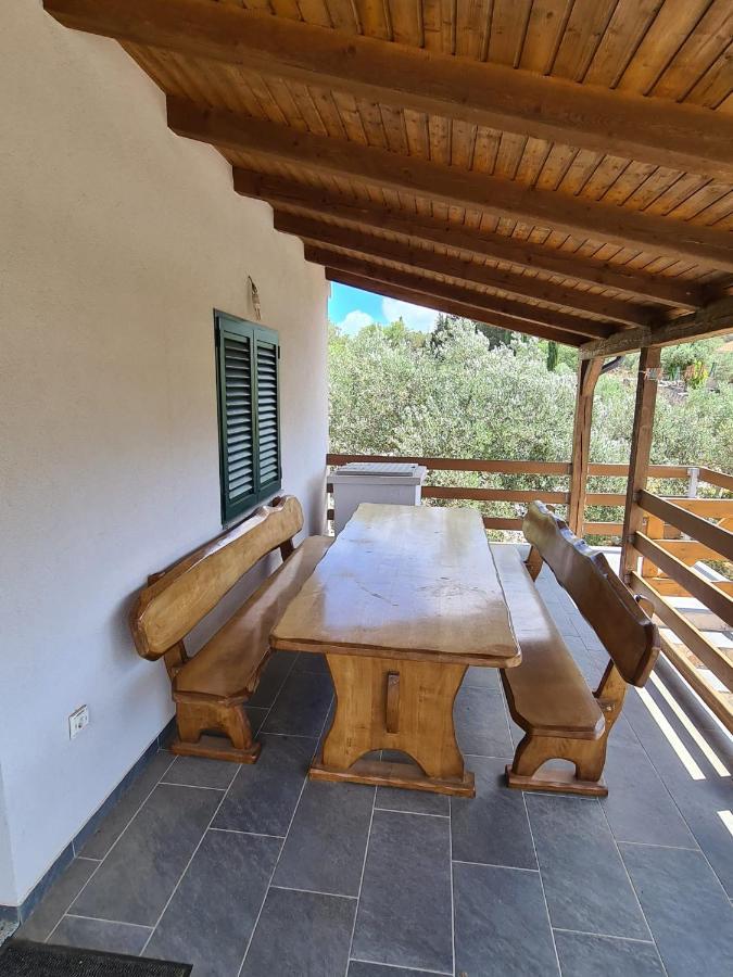 Villa Kuca Za Odmor Buba, Otok Zut Pristanisce Exterior foto