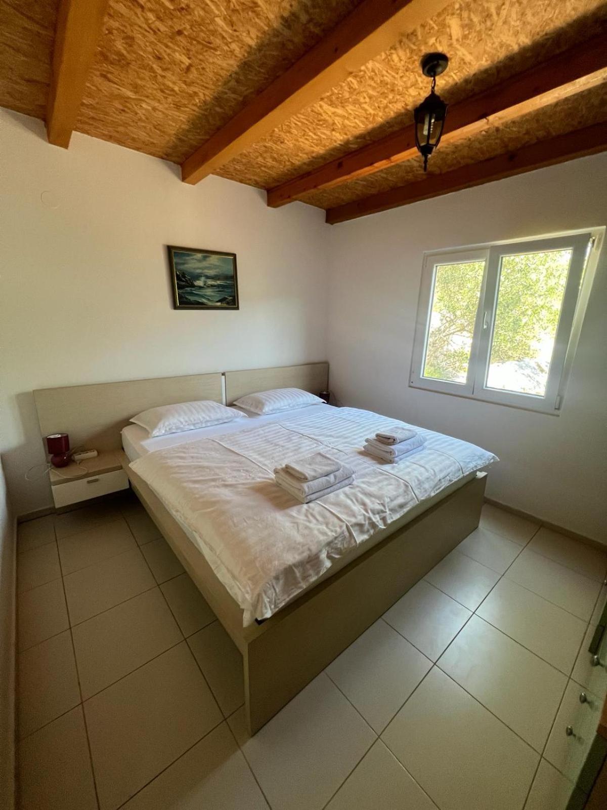 Villa Kuca Za Odmor Buba, Otok Zut Pristanisce Exterior foto